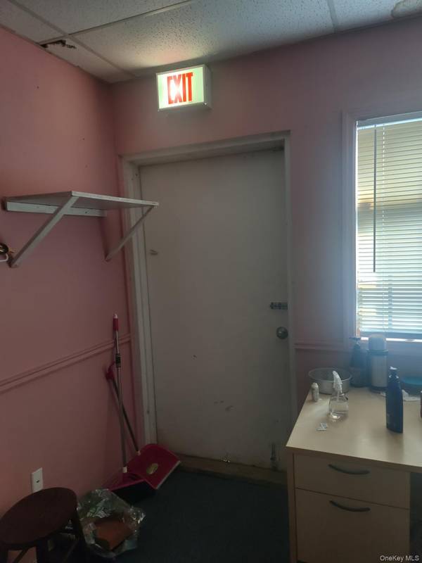 709 Hempstead TPKE #707, Franklin Square, NY 11010