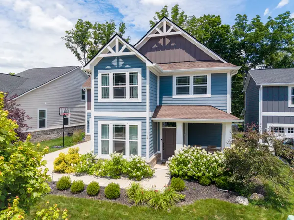 105 Thomas Point DR, Fortville, IN 46040
