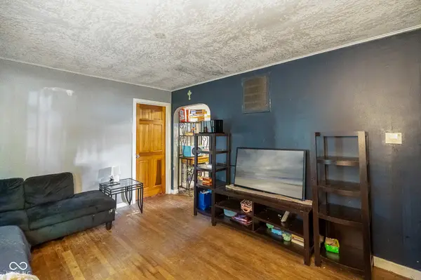 5607 Hardegan ST, Indianapolis, IN 46227