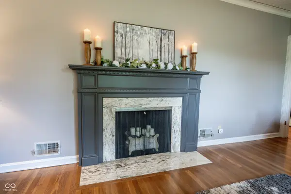 8575 N Pennsylvania ST, Indianapolis, IN 46240
