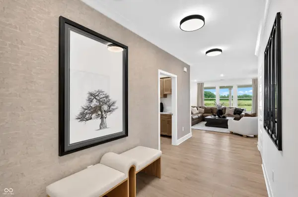 2356 Red Squirrel WAY, Zionsville, IN 46077
