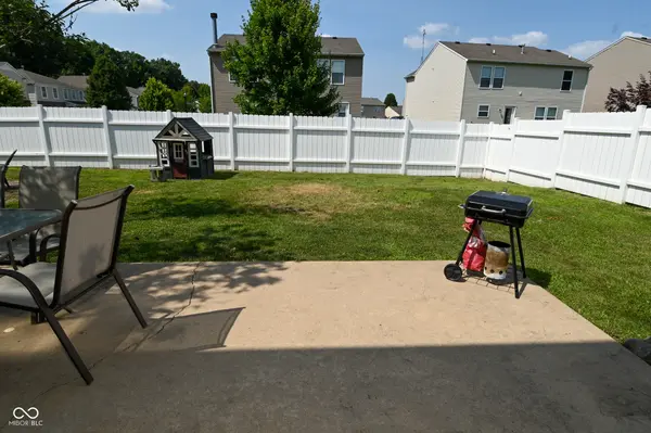 8468 Ash Grove DR, Indianapolis, IN 46113