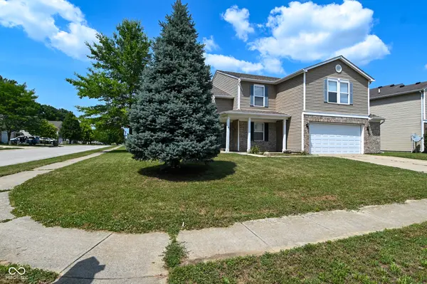 8468 Ash Grove DR, Indianapolis, IN 46113
