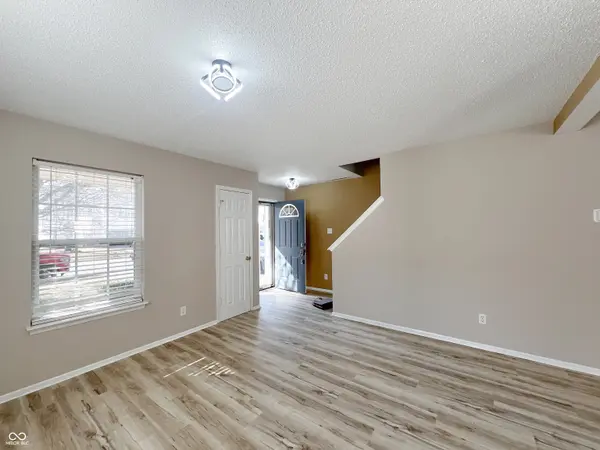 14243 Holly Berry CIR, Fishers, IN 46038