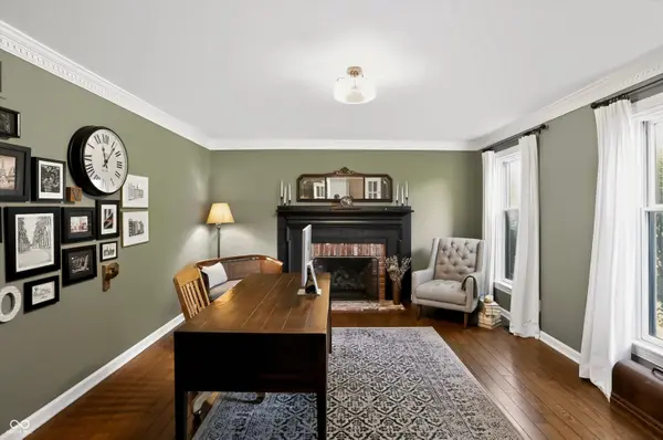 1210 Governors LN, Zionsville, IN 46077