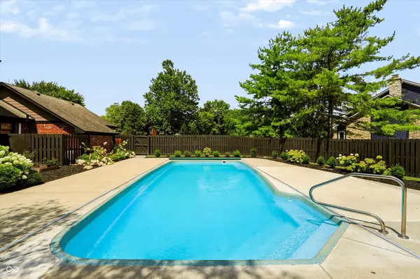 1210 Governors LN, Zionsville, IN 46077