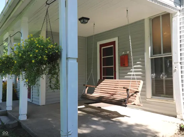 302 E Washington ST, Waynetown, IN 47990