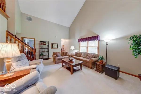 671 Brook DR, Greenwood, IN 46143