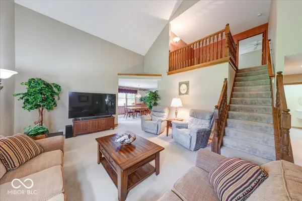 671 Brook DR, Greenwood, IN 46143