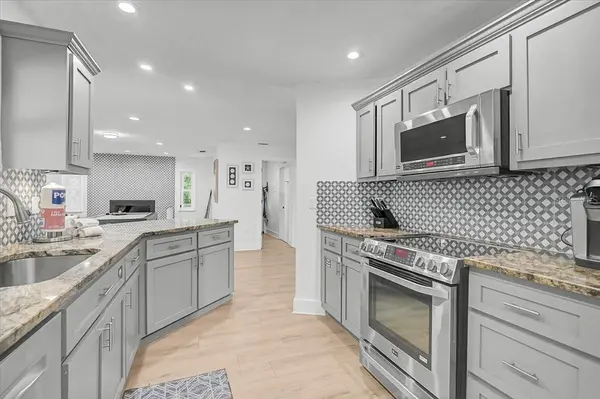 3515 LA PALOMA AVE, Sarasota, FL 34242