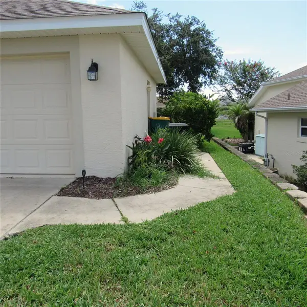 3204 ANTIGUA BAY LN, Tavares, FL 32778