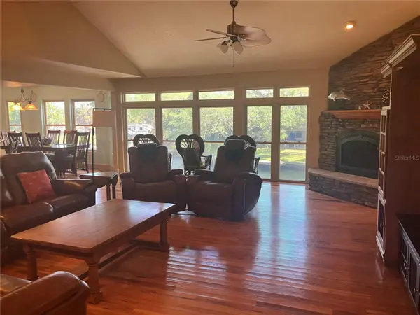 5361 CIRCLE DR, Weeki Wachee, FL 34607