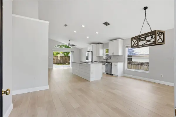 1960 AQUARIUS CT, Oviedo, FL 32765