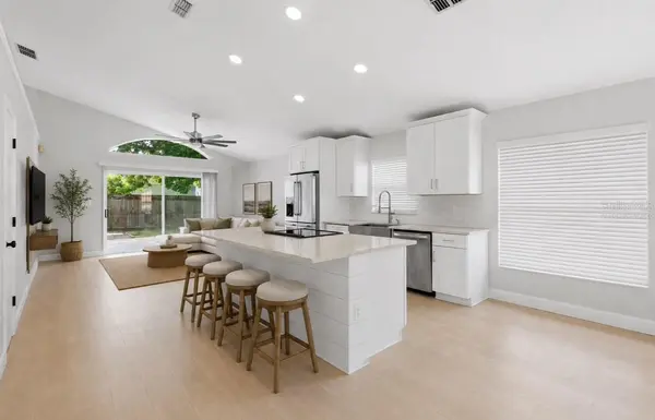 1960 AQUARIUS CT, Oviedo, FL 32765