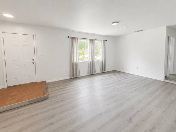 808 N 7TH ST, Haines City, FL 33844