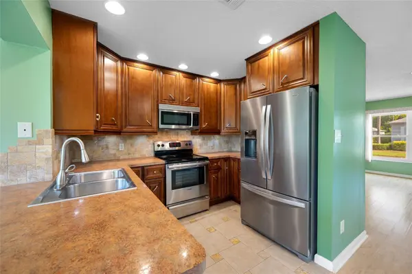 8440 BRENTWOOD RD, Seminole, FL 33777