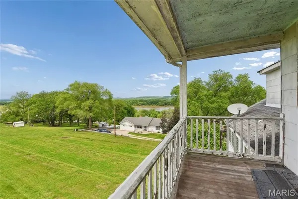 423 E 3rd ST, Hermann, MO 65041