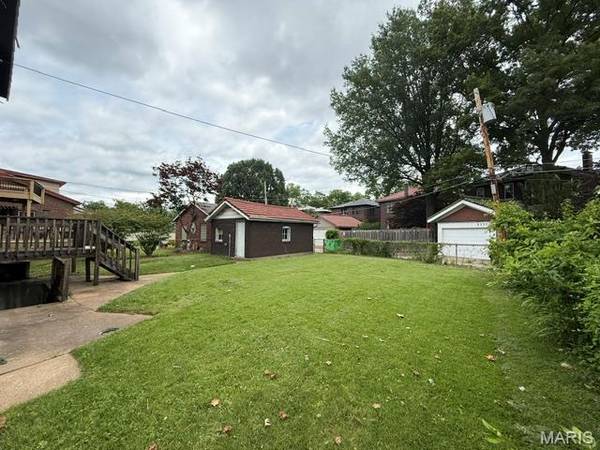 6957 Clayton AVE, St Louis, MO 63117