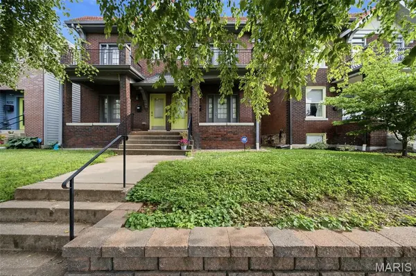 4238 McRee AVE, St Louis, MO 63110