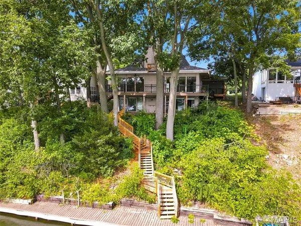 4 Harbor Point CT, Lake St Louis, MO 63367