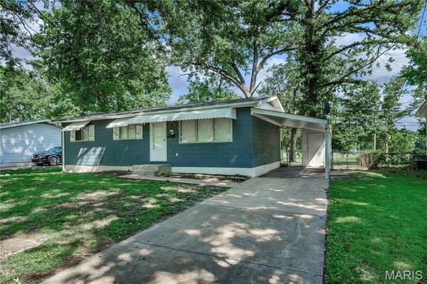 1016 Forestwood DR, Ferguson, MO 63135