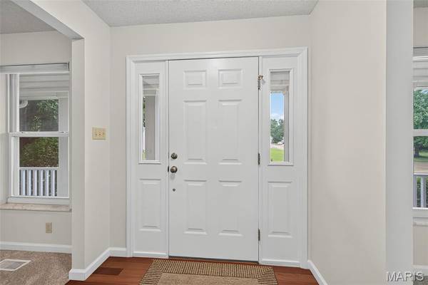 4014 Treeshadow DR, St Peters, MO 63376