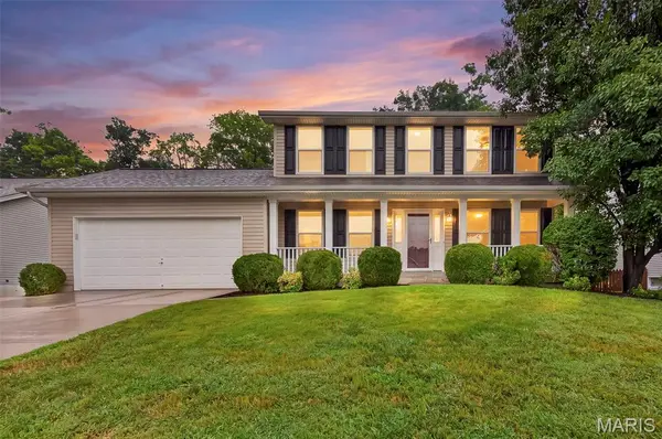 4014 Treeshadow DR, St Peters, MO 63376