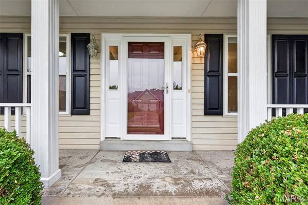4014 Treeshadow DR, St Peters, MO 63376