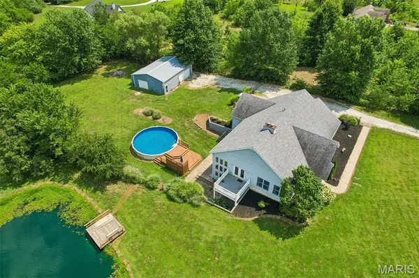 98 Lincoln LN, Winfield, MO 63389