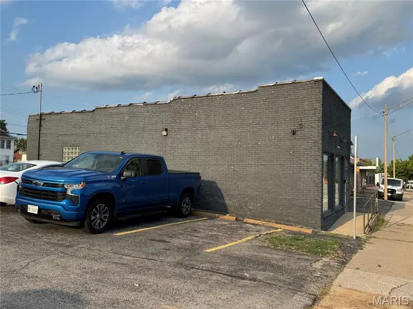 8411 Olive BLVD, University City, MO 63132