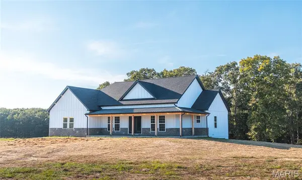 21875 Vineyard Outer RD, St James, MO 65559