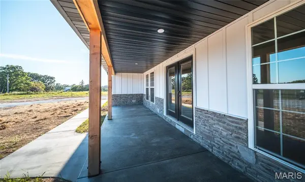 21875 Vineyard Outer RD, St James, MO 65559