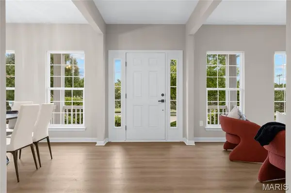 302 Greenshire LN, Dardenne Prairie, MO 63368