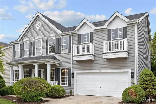302 Greenshire LN, Dardenne Prairie, MO 63368