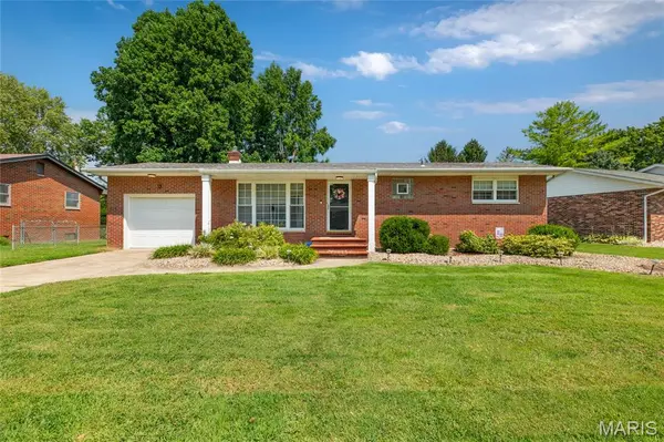 326 Crestview, Wood River, IL 62095