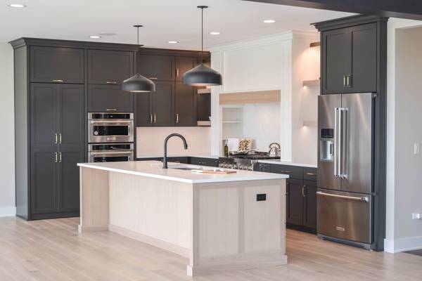 27W151 48th ST, Naperville, IL 60540