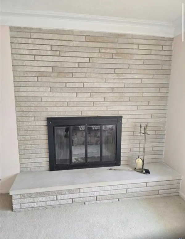 9 Orchard DR, Charleston, IL 61920