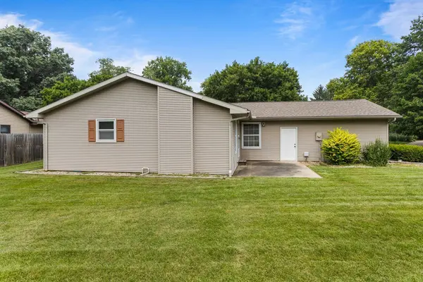 2107 Gunn DR, Champaign, IL 61821