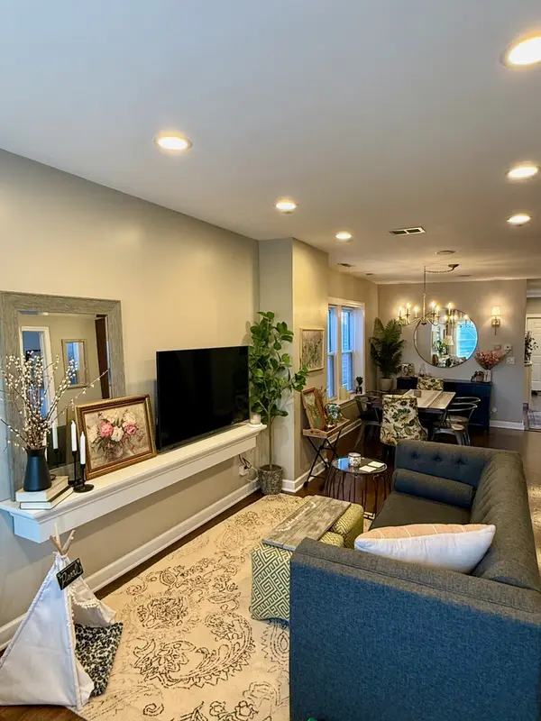 3402 W Beach AVE, Chicago, IL 60651