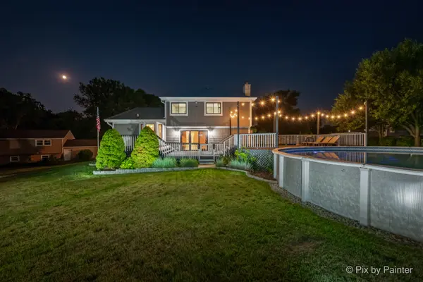 1706 Tall Tree LN, Johnsburg, IL 60051