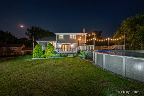 1706 Tall Tree LN, Johnsburg, IL 60051