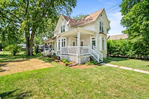 300 N 4TH ST, Oregon, IL 61061