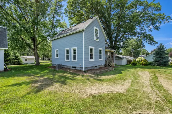 513 12th ST, Silvis, IL 61282