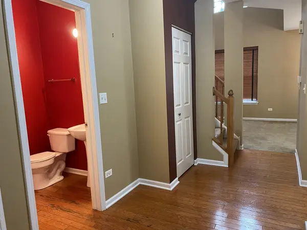 2824 White Thorn CIR, Naperville, IL 60564