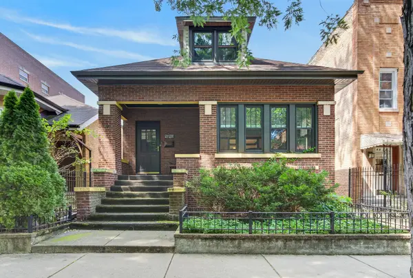 4940 N Whipple ST, Chicago, IL 60625