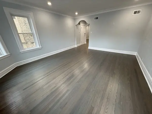 2827 W Lunt AVE #1, Chicago, IL 60645