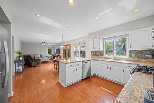 314 Stonebridge WAY, Mundelein, IL 60060