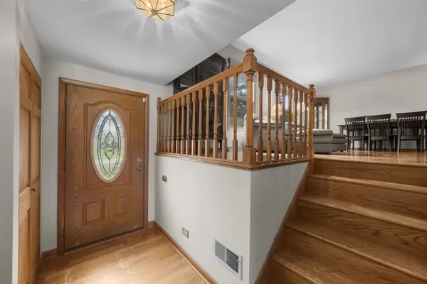 1476 Worden WAY, Elk Grove Village, IL 60007