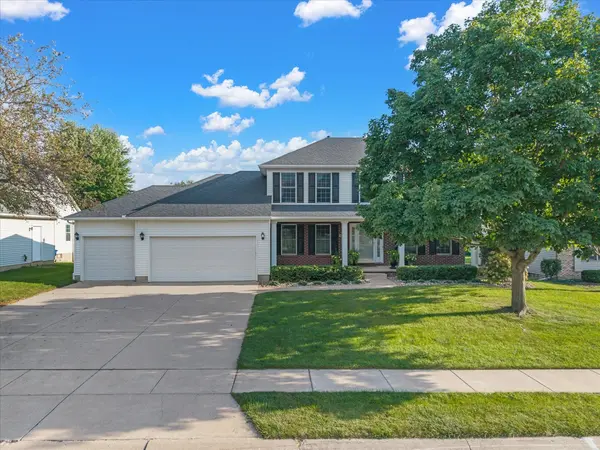 4637 E 49th CT, Davenport, IA 52807