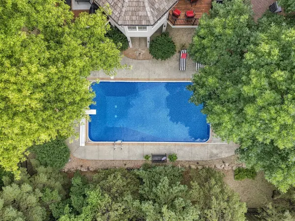 9486 Olympia DR, Eden Prairie, MN 55347